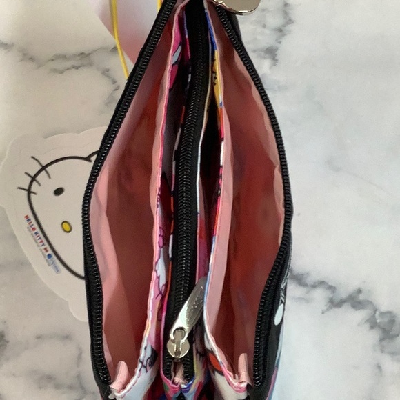 NWT Lesportsac Small Wristlet Hello Kitty - Picture 3 of 6